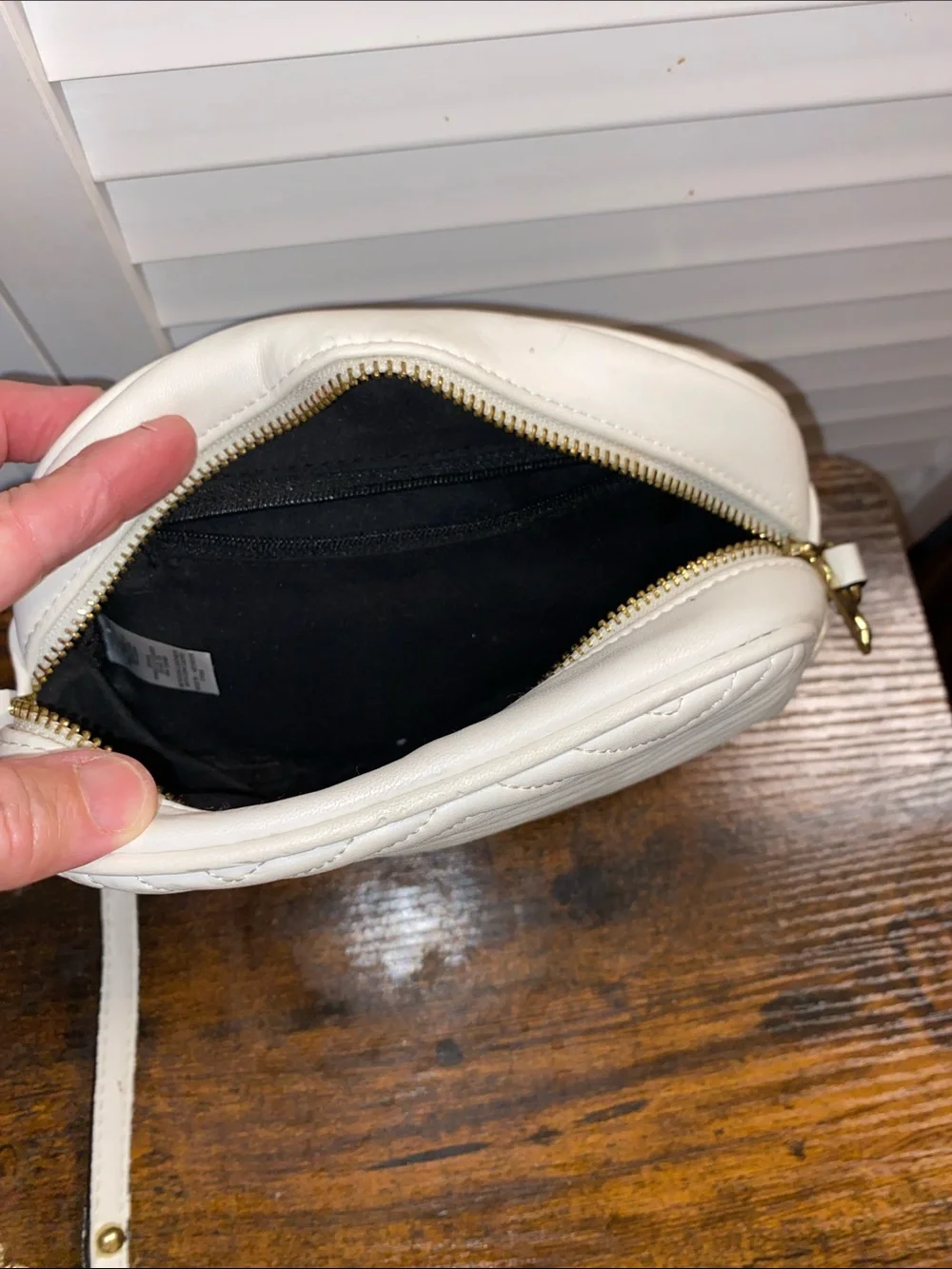 VTG White Chevron Style Crossbody with Heavy Gold Chains and Leather Straps 9” W